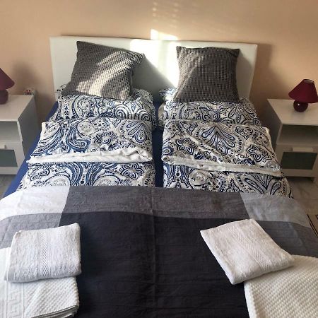 Obiteljski Apartman Filip U Blizini Plaze Za Djecu Palit Buitenkant foto