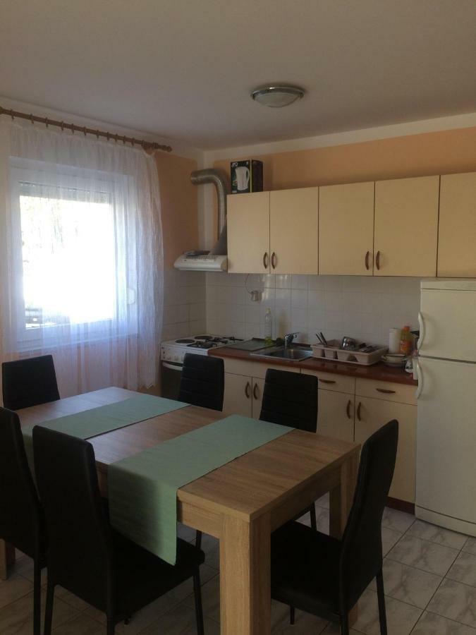 Obiteljski Apartman Filip U Blizini Plaze Za Djecu Palit Buitenkant foto